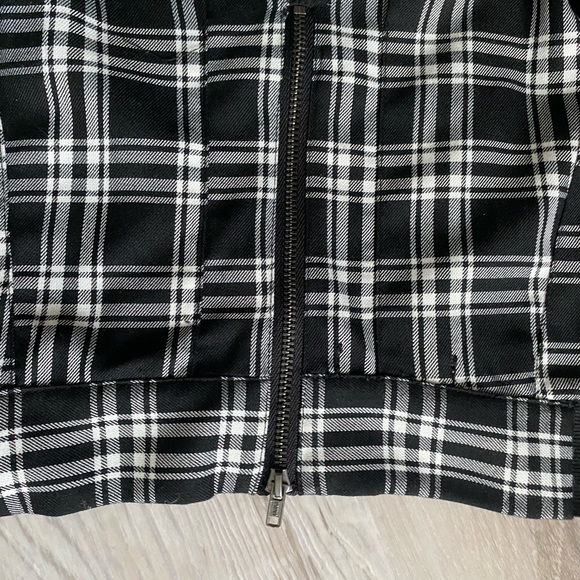 Pleated Skater Skirt black white Torrid 2 - EUC- punk goth cool plaid tartan - Picture 5 of 12